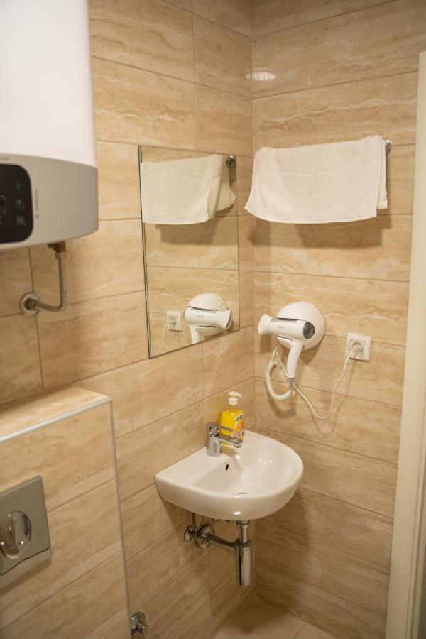 Motel Zeta Lux Mitrovici  Экстерьер фото